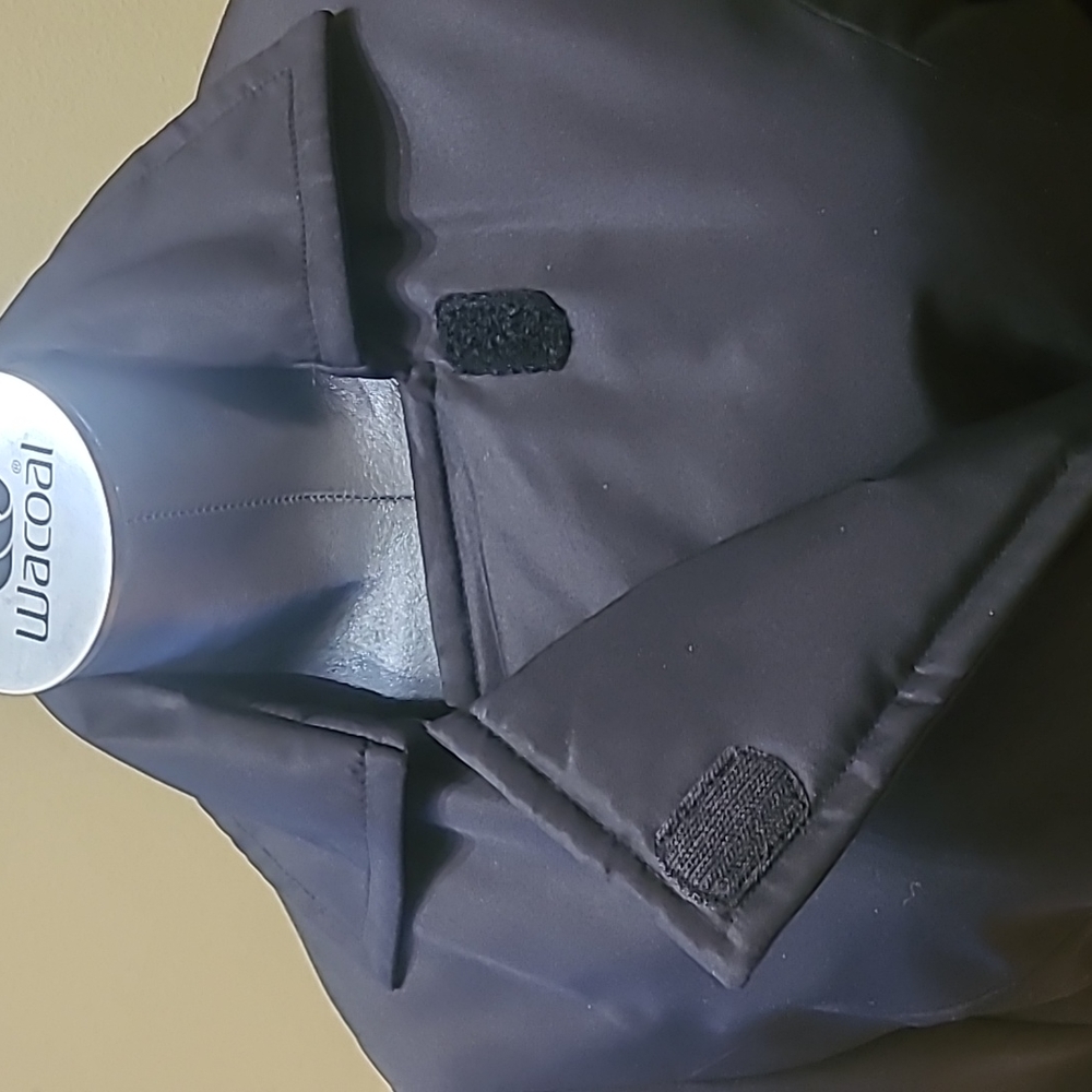 GUCCI Vintage fitted waist black warm coat with gold accent buttons - Picture 2 of 14